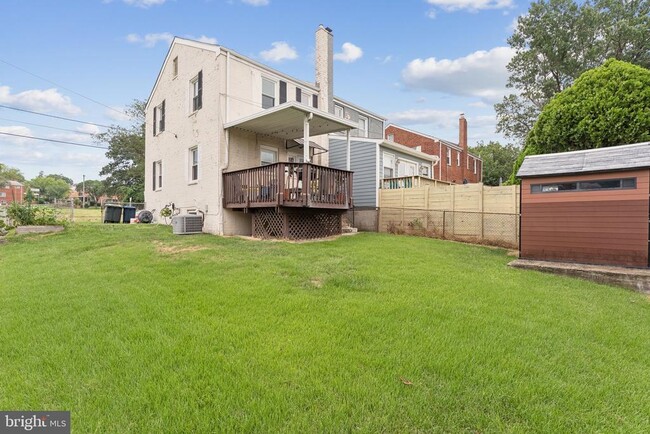 Building Photo - 801 Gallatin St NE