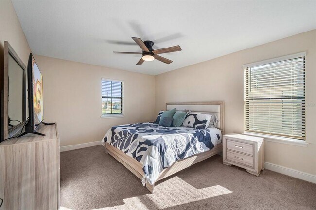 Building Photo - 199 Macaulay's Cv