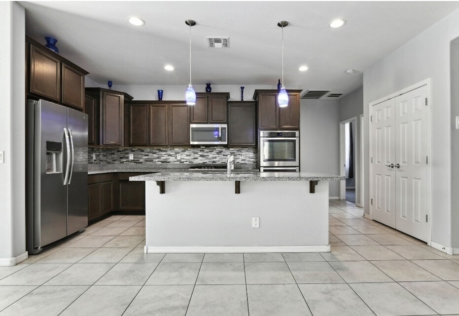Building Photo - 7707 S 37th St