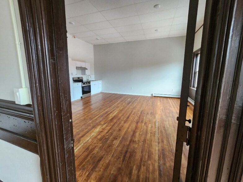 Building Photo - 18 Langdon St