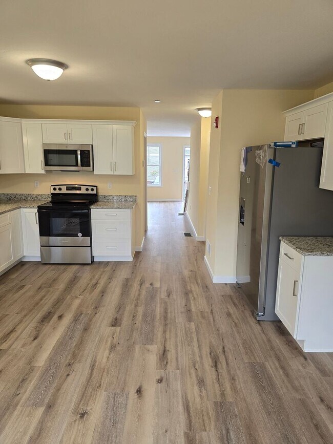 Building Photo - Megway Ct. (2-5)