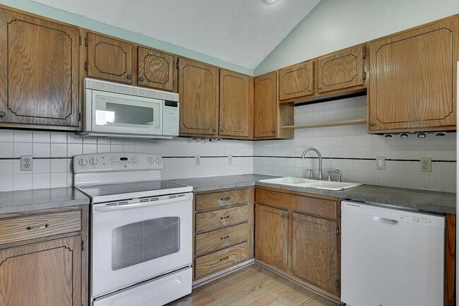 Building Photo - Beautiful Home for Rent in Omaha