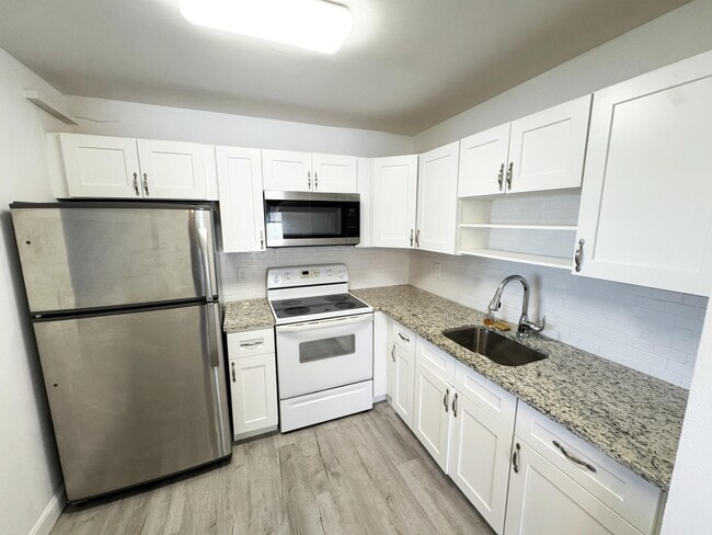 Primary Photo - 506 Brittany K