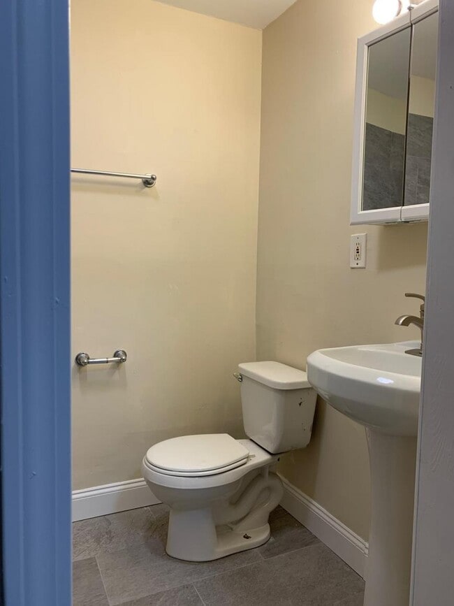 Building Photo - 2 bedroom in Boston MA 02115