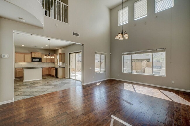 Building Photo - 2143 W Marconi Ave