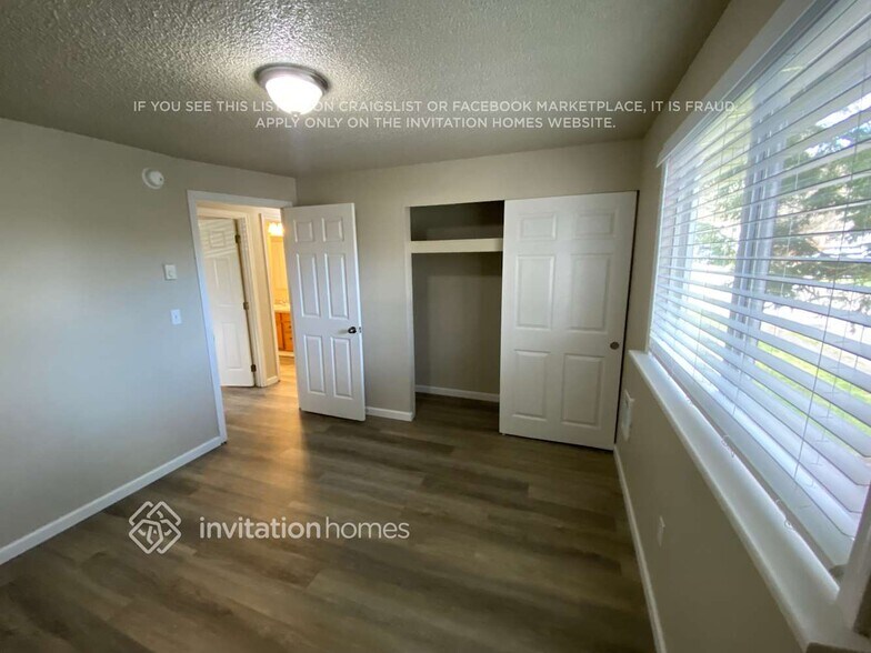 Building Photo - 3725 SW 332nd Pl