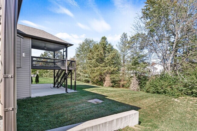 Building Photo - 1605 Labrador Dr