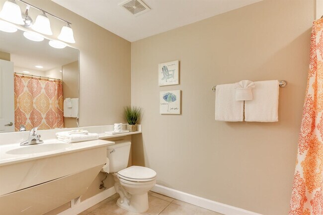 Building Photo - 9900 S Thomas Dr