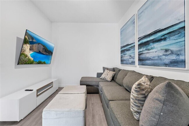 Building Photo - 509 Famagusta Dr