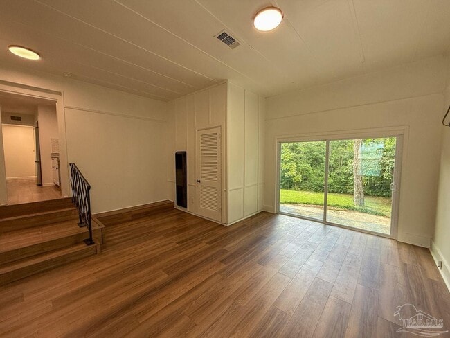 Building Photo - 5230 Springhill Dr