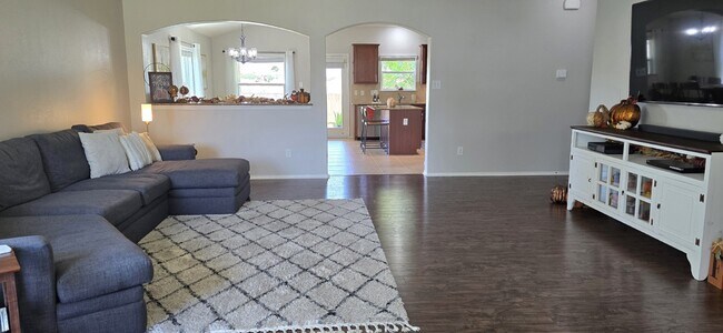 Building Photo - 1112 Sugar Brook Dr