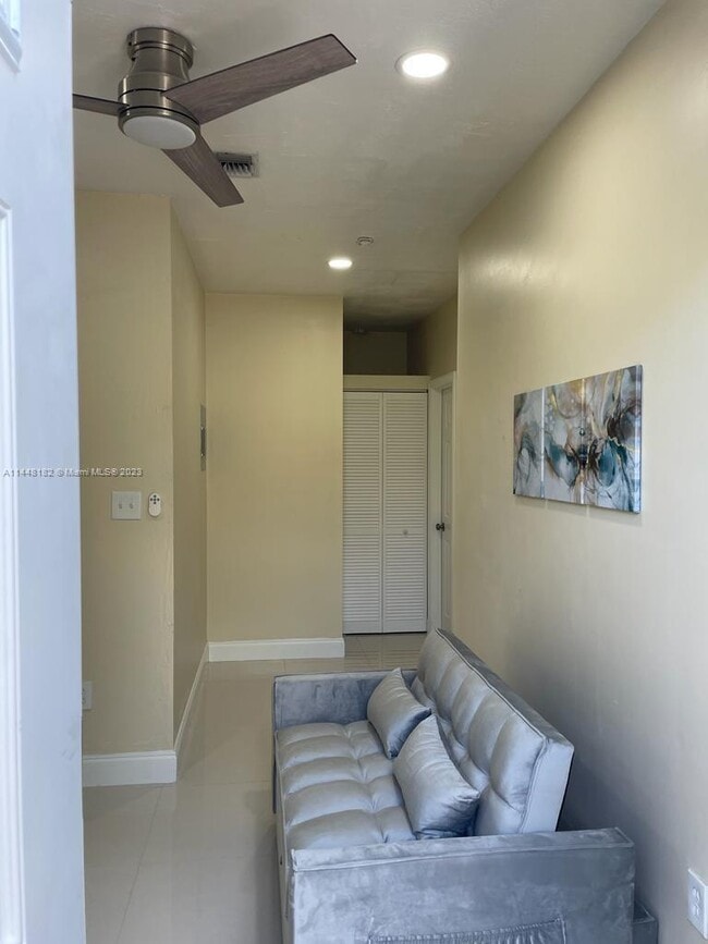 Building Photo - 630 NW 42nd Ave