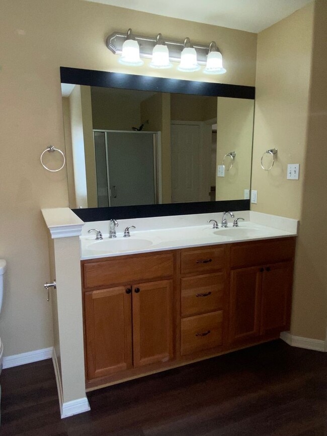 Building Photo - 7707 Bridgepointe Dr