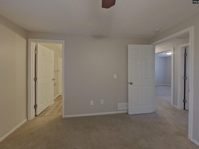 Building Photo - 6 Forestgrove Ct