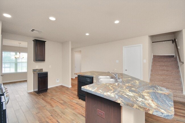Building Photo - 3210 Aldridge Dr