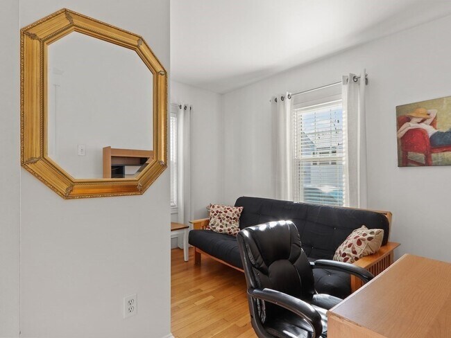 Building Photo - 116 Tolman St
