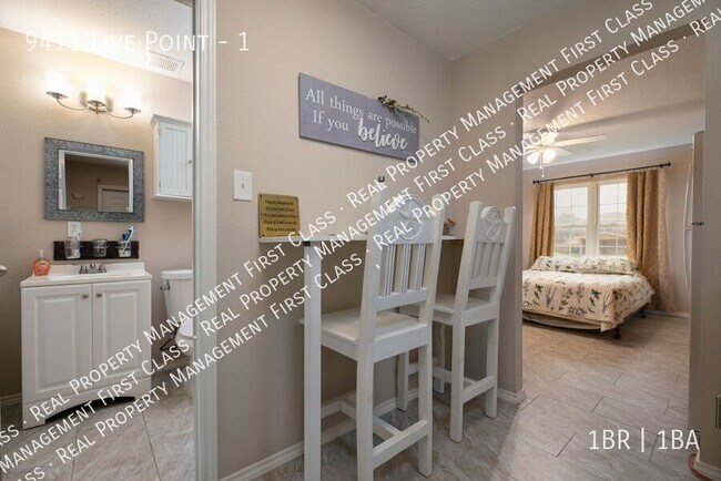 Building Photo - 9411 Live Point