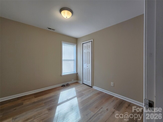 Building Photo - 1419 Oakshade Ave