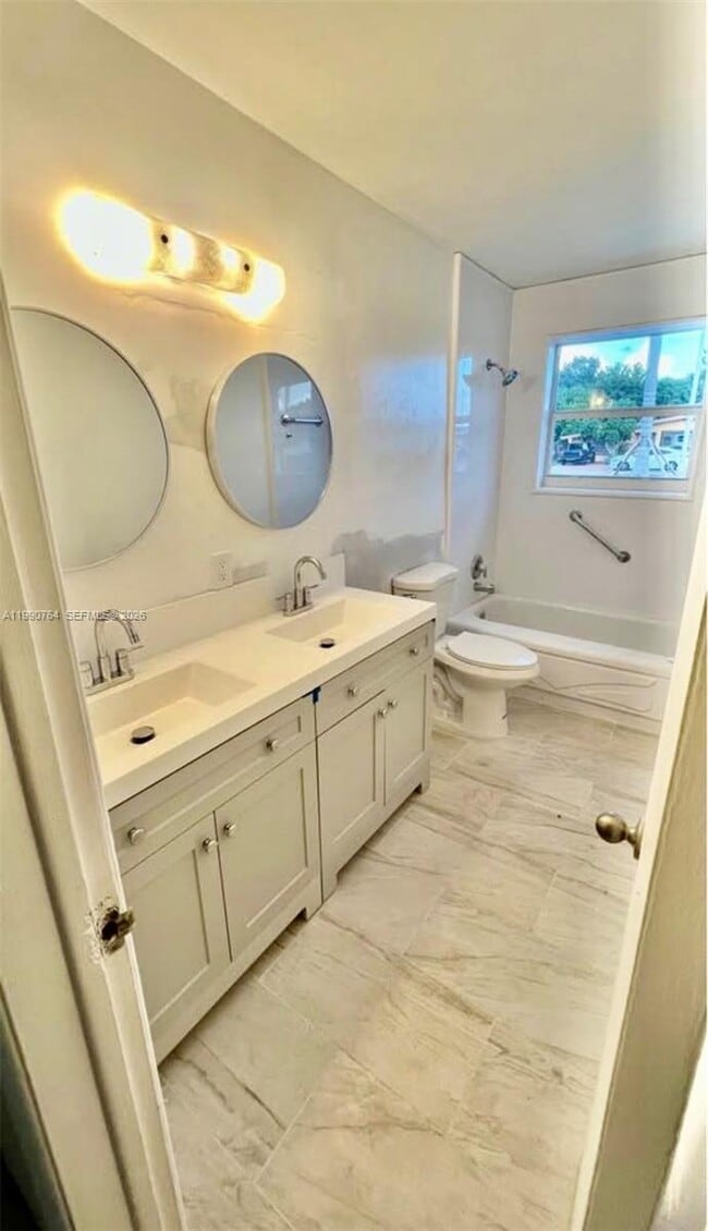 Building Photo - 1800 SW 87th Ave