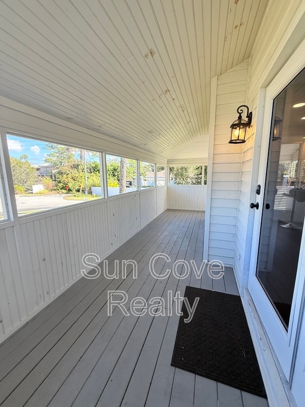 Building Photo - 13854 77th Ave