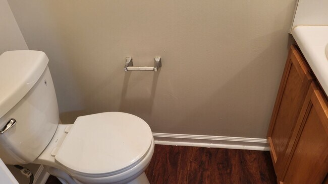 Building Photo - Cute 2 Bedroom/1.5 Bath Villa Rica Townhome