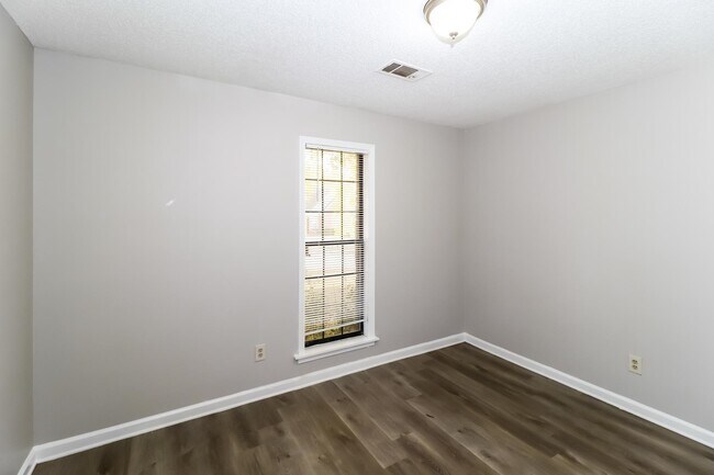 Building Photo - 4462 Garrison Ave