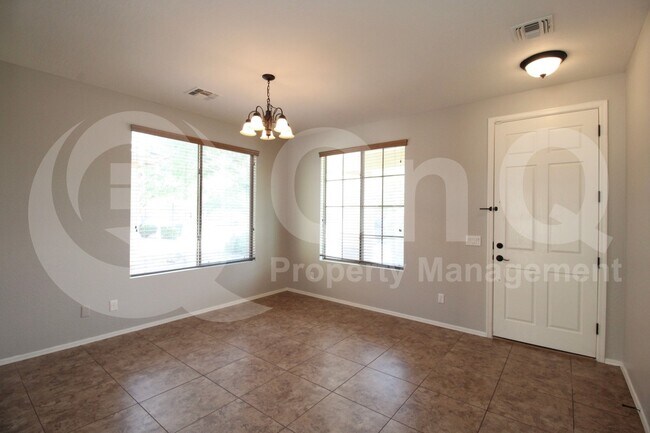 Building Photo - 4072 E Cherry Hills Dr