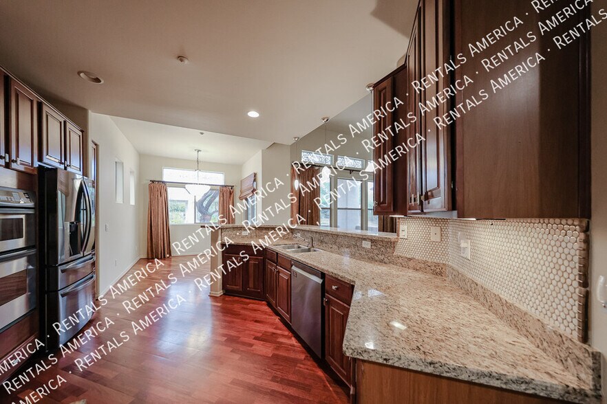 Building Photo - 7402 Hum Rd