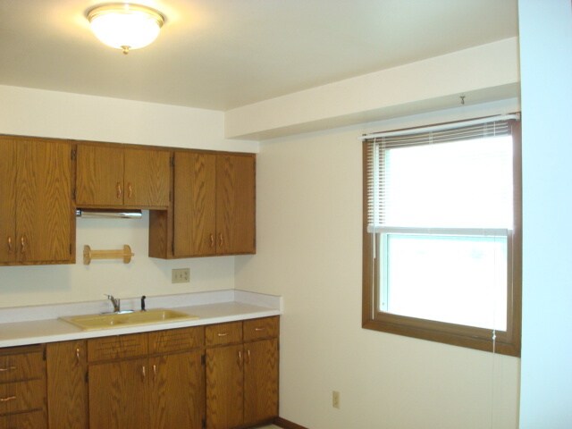 Building Photo - 2308 Mayflower Ave