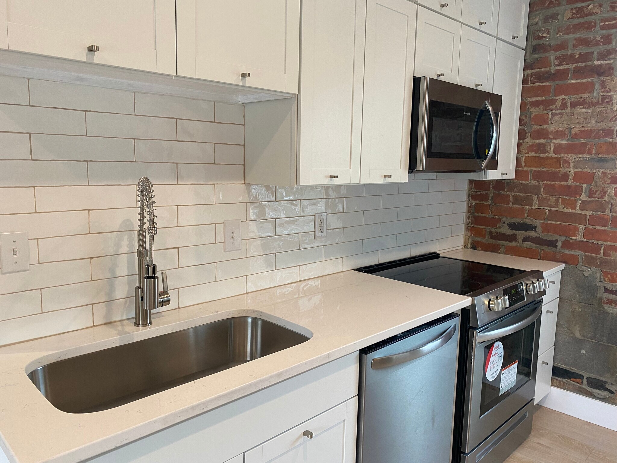 Building Photo - 427 Klotter Ave