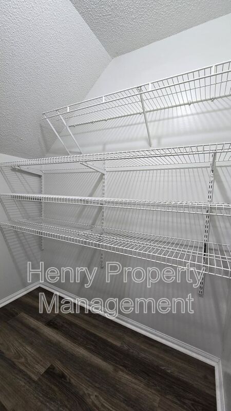 Building Photo - 310 Virens Dr