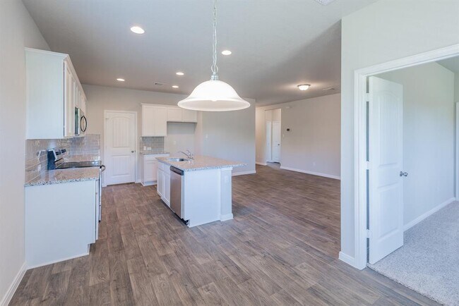 Building Photo - 6621 Kildare Dr