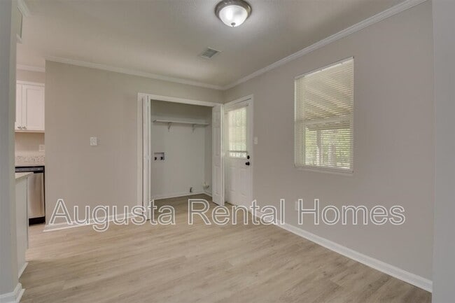 Building Photo - 2317 Woodsman Dr