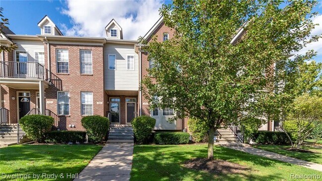 Primary Photo - 882 Summerfield Dr