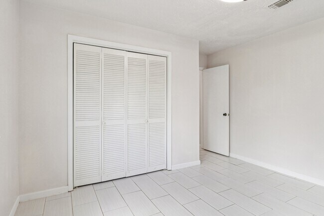 Building Photo - 14067 Towneway Dr