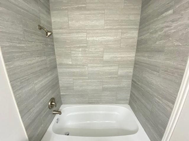 Building Photo - 2929 Hilltop Dr