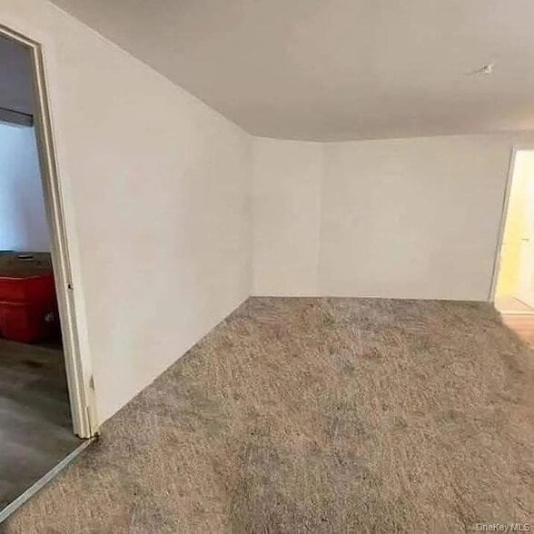 Building Photo - 9 Fairlane Dr