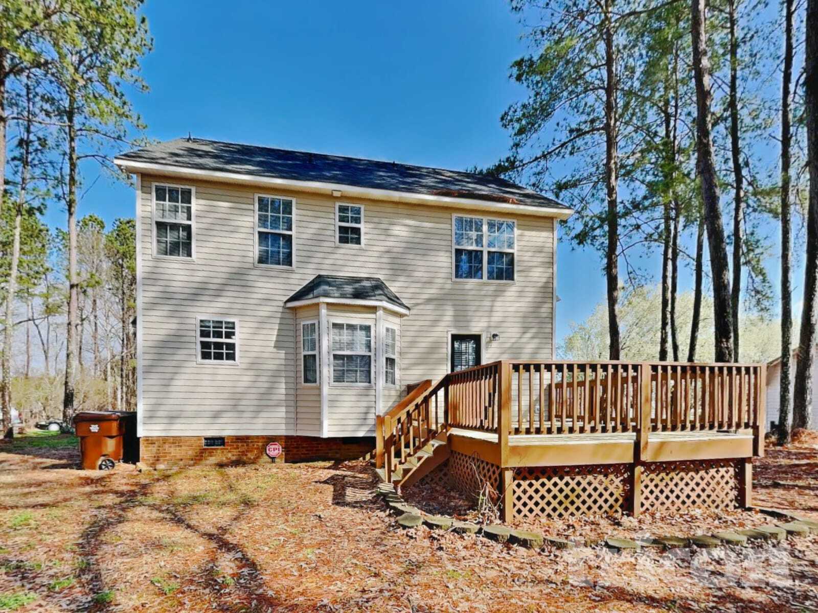 Building Photo - 104 Roundtree Ct