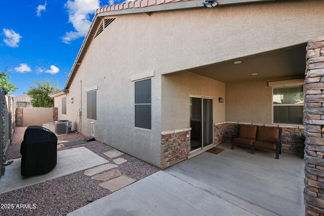 Building Photo - 3156 E Country Shadows St