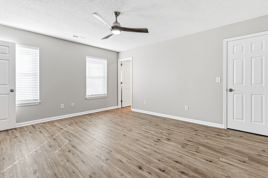 Building Photo - 5547 Matt Aaron Ln