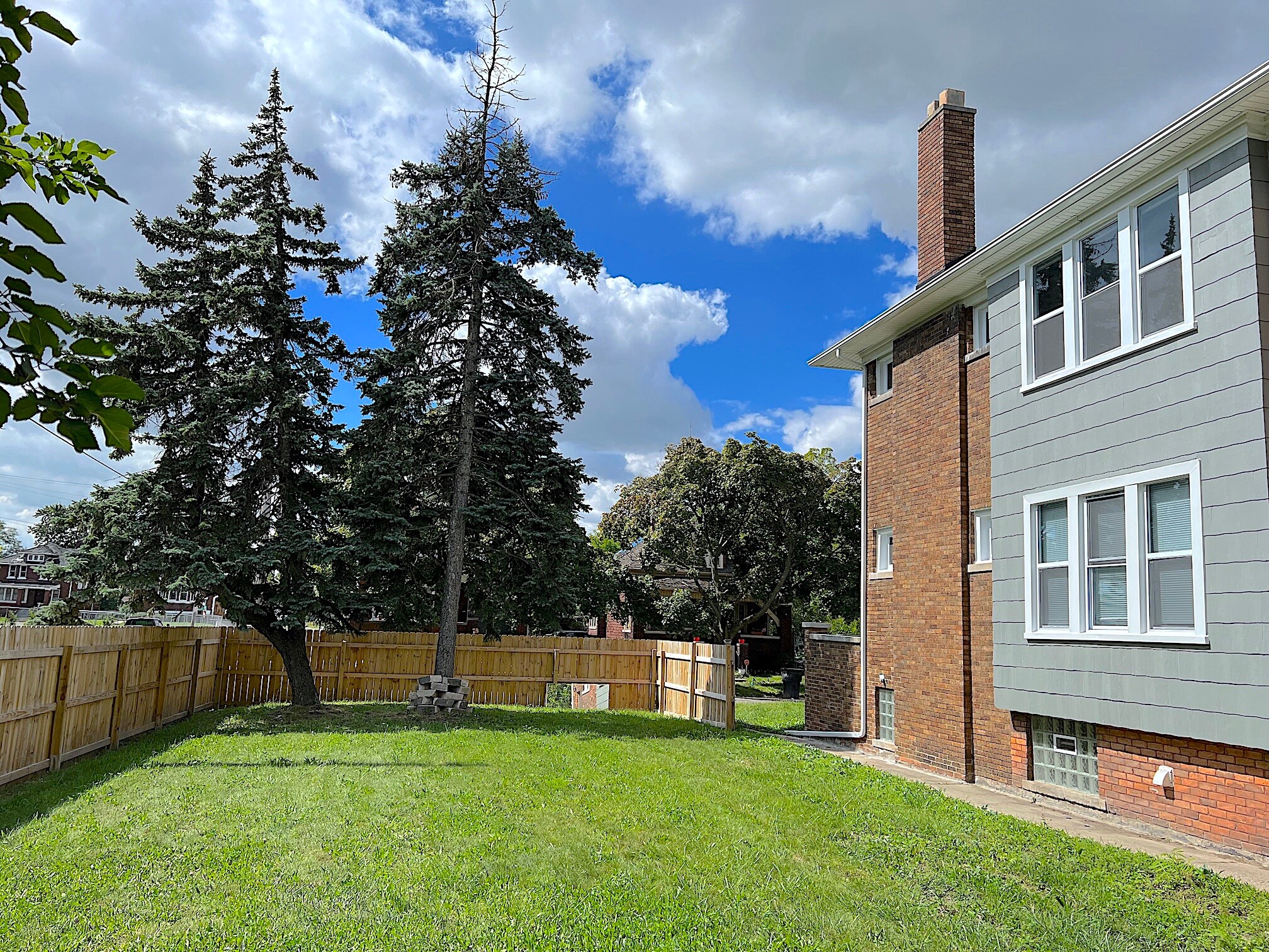 Building Photo - 5006 Seminole St