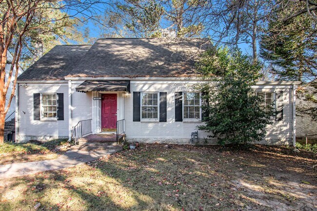 Primary Photo - 3 bedroom 2 bathroom house