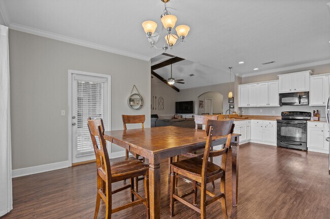 Building Photo - 730 Lime Ln