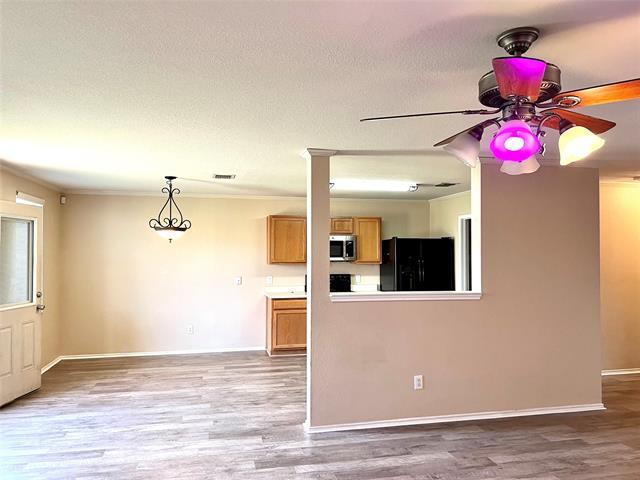 Building Photo - 2906 Lake Vista Dr