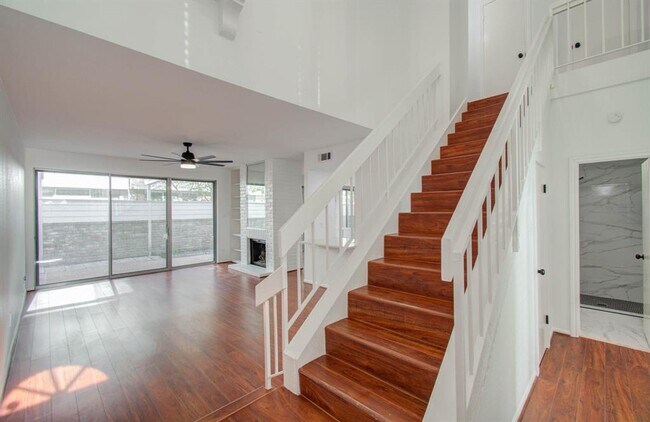 Building Photo - 5867 Sugar Hill Dr