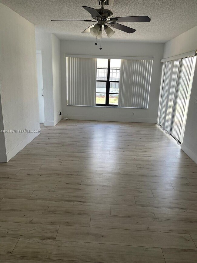 Building Photo - 2580 Coral Springs Dr