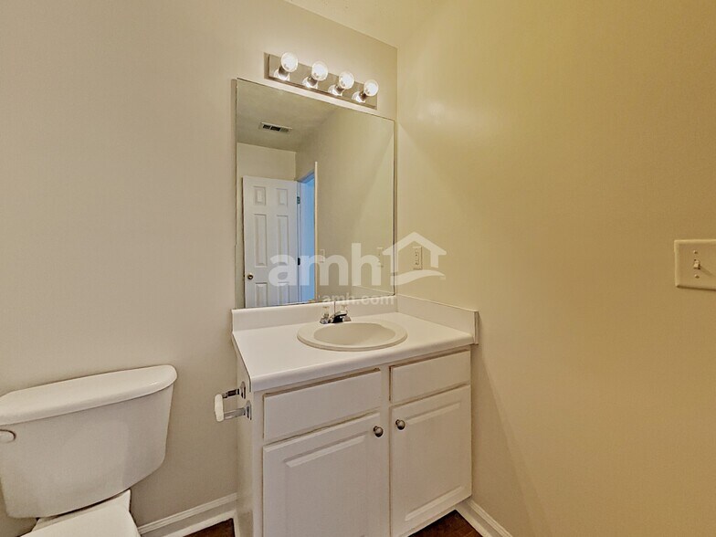 Building Photo - 2693 Waverly Hills Dr