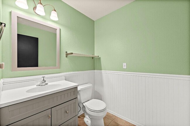 Building Photo - Spacious 3-Bed Home w/ AC, RV Parking & Hu...