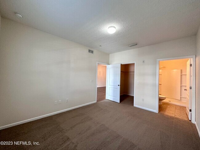 Building Photo - 4908 Key Lime Dr