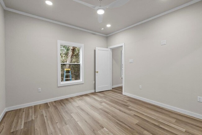 Building Photo - 30 Wood Glen Dr